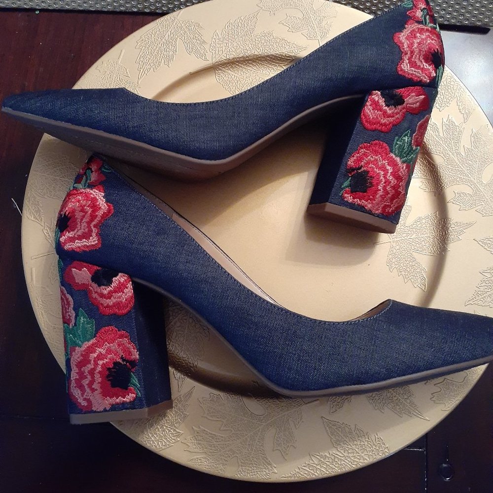 Shoes - Jessica Simpson Size 10M